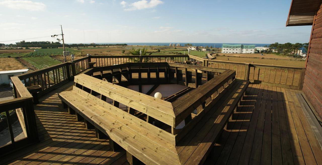 Elroman Pension Jeju Exterior photo