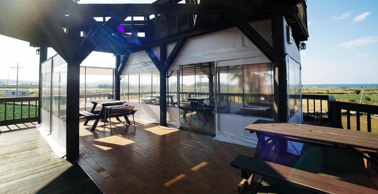 Elroman Pension Jeju Exterior photo